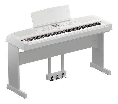 Yamaha DGX-670 Weiß Bundle mit Ständer, Pedalen und Kopfhörer