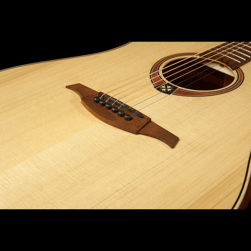 Guitare acoustique LAG Tramontane T70D NAT