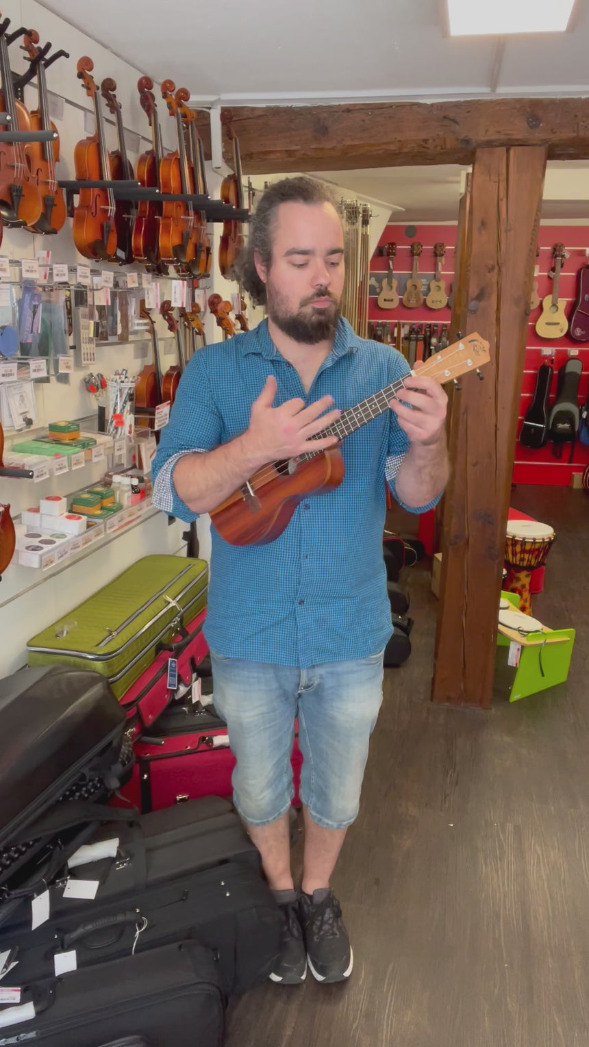 Leho MLUC-2M Konzert Ukulele mit Tasche